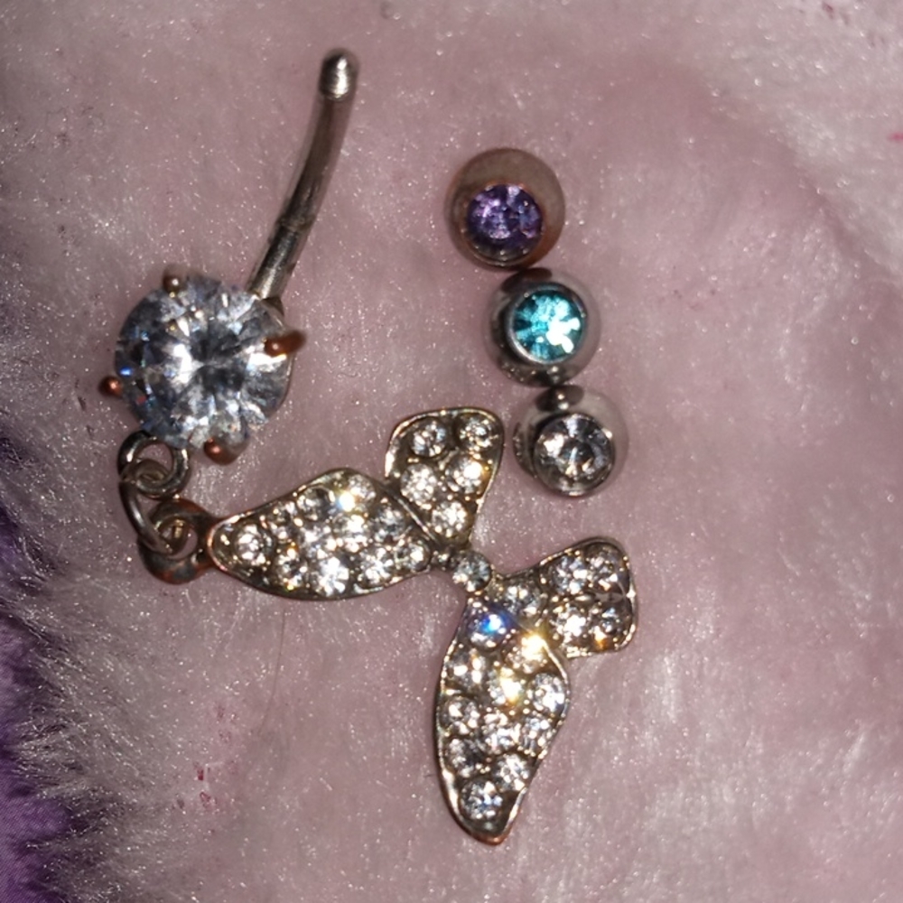 Belly/navel piercing